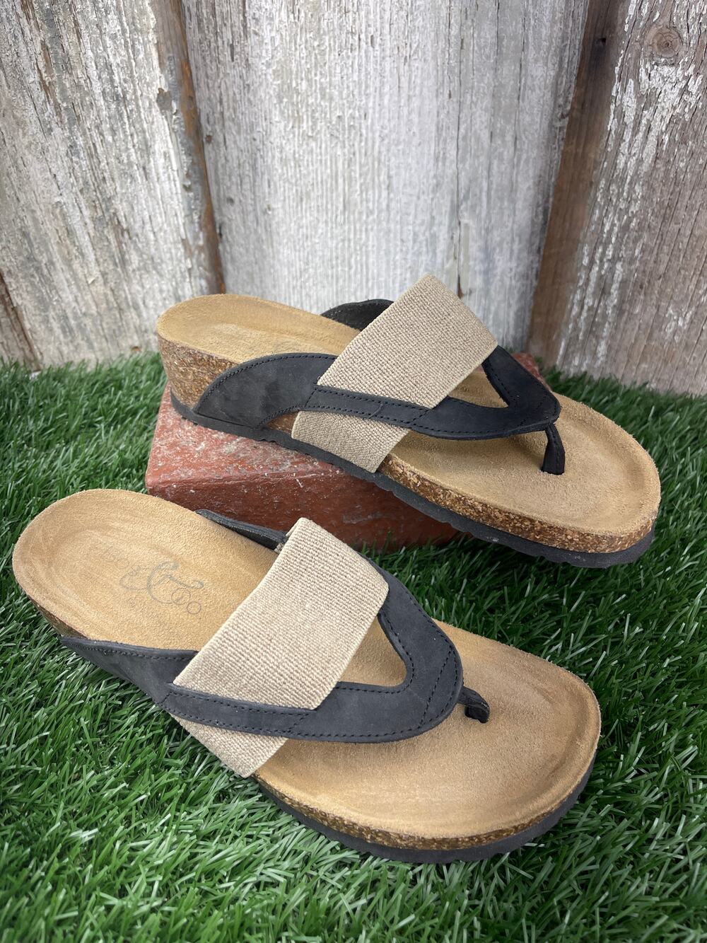 BOS. & CO. Women's Lars Thong Black and Tan Wedge Cork Sandal Women's EU37 US 6